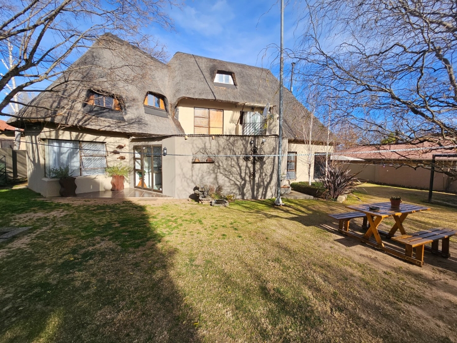 To Let 5 Bedroom Property for Rent in La Provance Free State